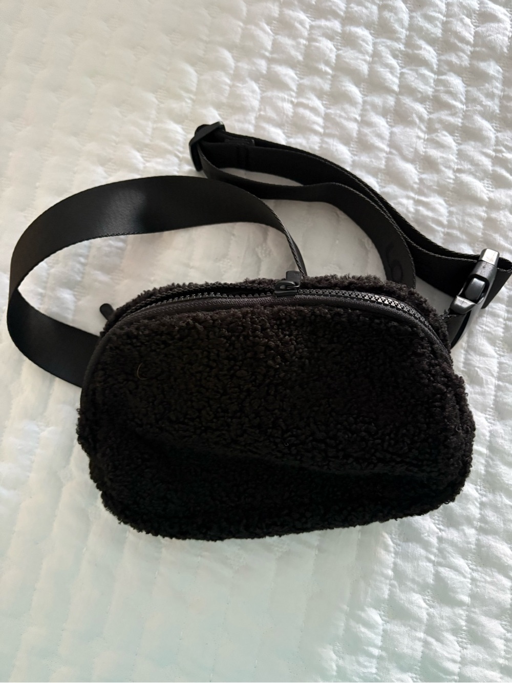 LOLE Fleece belt bag NWOT